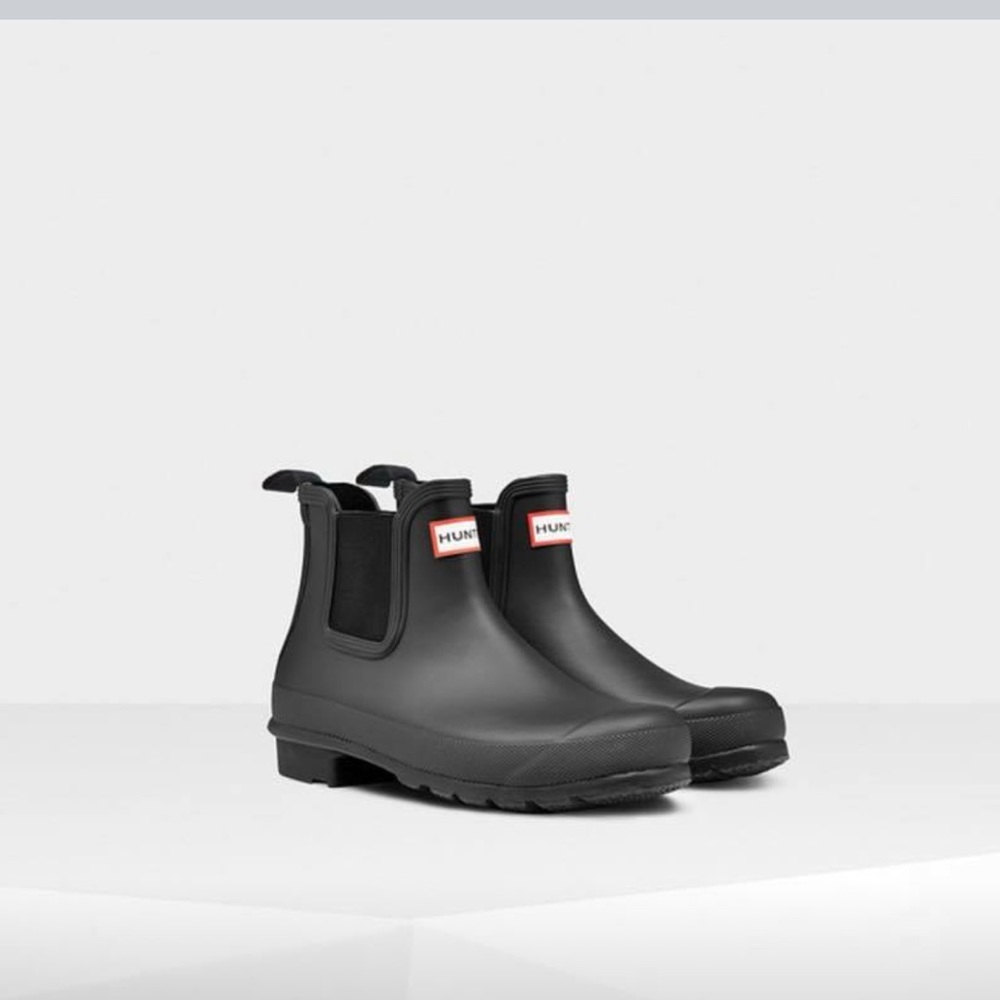 Hunter Chelsea boots size 7!
